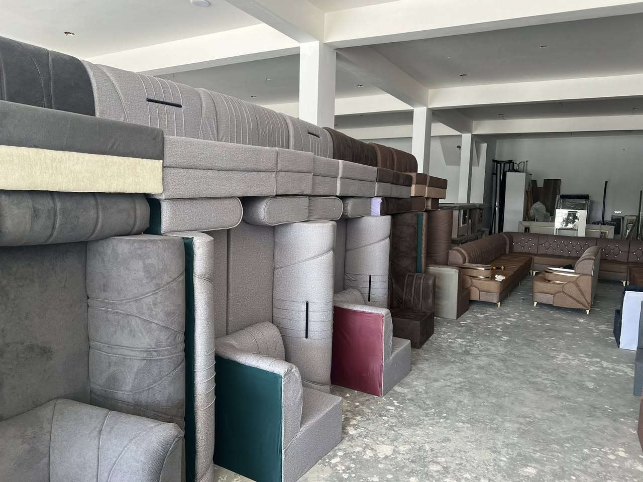 بسم الله الرحمن الرحيم 
(ان هاذ لرزقنا ماله من نفاذ)
صدق الله العلي العظيم 
عله بركة الله واهل بي محمد عليهم افضل الصلاة واتم السلام اعلن لكم عن افتتاح معرض السلطان الفرع الثاني 
العنوان مدخل النعمانيه الغربي (المثلث ) نزلة بيت رهيف البانزين خانه قرب القطبي للسيراميك مقابل حدادة حسام العزي 
***********
***********
احمد الروضاني
