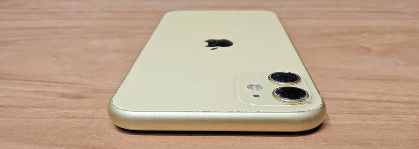 ايفون ١١ العادي شرق اوسط ذاكرة ١٢٨ بطارية ٨٩ مرفوعة كارتونة موجود مراوس او بيع سعر ٢٧٥
***********
