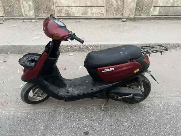 السلام عليكم قرده ام السله بس السله مكسوره. مكينه مكفوله الدراجه بلادي وحلوه سلف هندر عداد سرعه كله شغال كهربائيات كلها شغاله ونضيفه نقصها قفل جنطه والسله معدل 70الله شاهد طياره الدراجه طسه متحس بيها مكاني باب معظم رايدها ب250وبيها مجال قليل رقمي ***********
