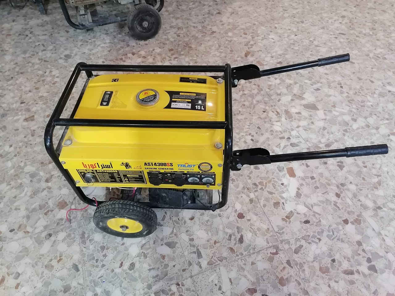 السلام عليكم مولدات للبيع عدد ثنين 15 امبير مع المغسله مال صالون نضيفات كلهن لتواصل على الرقم ***********
