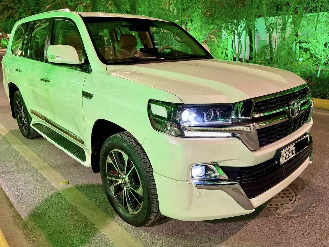 لاندكروز 2021 خليجي كفالة عامة مغلفة ppf كامل حته الدعاميات ماشيه 62 الف رقم اربيل انكليزي  محرك 4000 مكان السيارة كربلاء ***********
