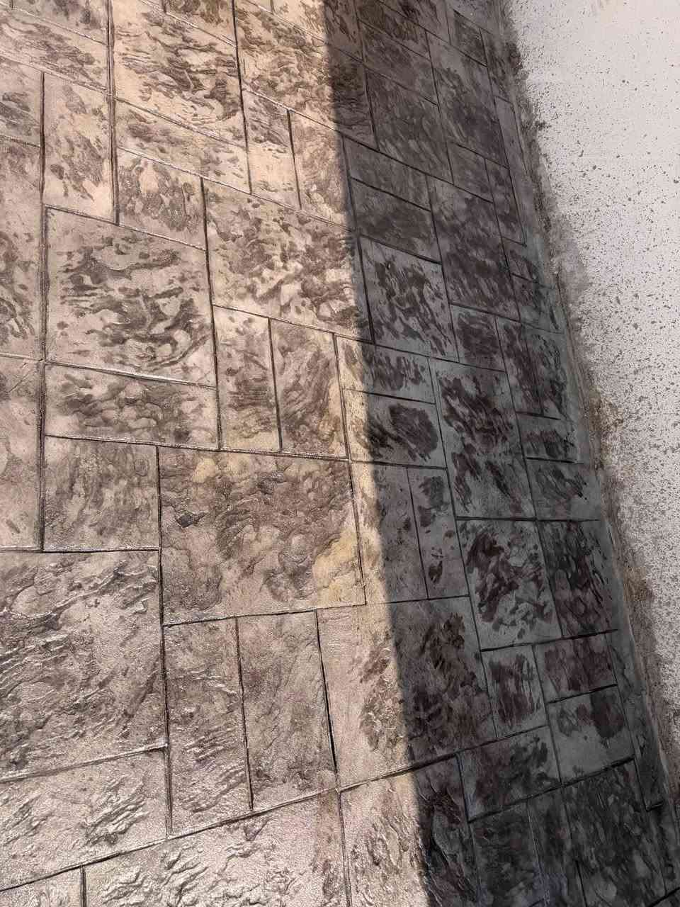 شركة بابليون للستامب والكونكريت المطبوع احد عمالنه شركه بابليون للستامب والكونكريت المطبوع 
انعمل جميع محفضات العراق بديل المقرنص✅

الاستخدام مواد اصليشركه بابليون للستامب والديكورات الارضيهركه dcb في العراق منشى بريطاني 
السعر حسب المساحه والمكان 
يسخدم لون حسب الطلب ✅
يتم نثره على الكونكريت 
يسخدم كونكريت c30✅
بي ارسي 4 ملم فتحه 20✅+نايلون زراعي 
لون حسب طلب الزبون ✅
مجوينات لقص وعدم تفطير ✅
سمك الصب التندر 10 سانتيم✅ 
وخرا شي نضيف ماده الاورنيش وهو ملمع لتثبيت الاون وتنجب الرطوبه
الاتصال ***********
الاتصال ***********
يوجد وتساب 
 والتوفيق من الله 
الرزق من الله
