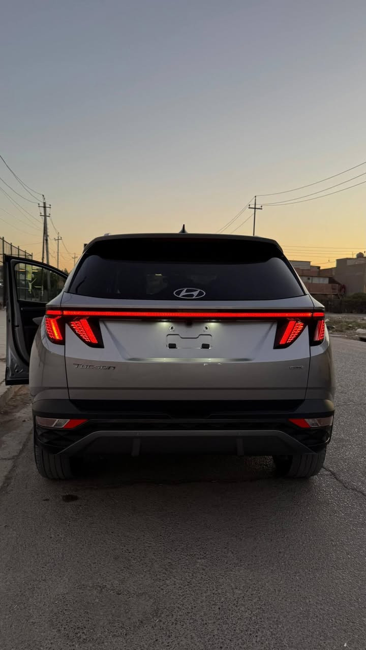 ......هونداي توسان بانزين موديل2024
....لمتد فوووول مواصفات بانوراما 
......... أعلى فئة بالتوسان جديدة جدا
....ماشية 14400 ميل حقيقي 
........لون سلفر فضي
..داخل جلد ابيض
...سيارة بدون إيرباك بدون تبديل بدون حادث
......المواصفات 
.... لمتد vip فول الفول أمريكي 
لون السيارة سلفر فضي 
.............. LIMITED VIP
1- بصمة تشغيل 
2- بصمة أبواب لمس دخول ذكي 
3- بنوراما على طول السيارة 
4- صندوق كهرباء شفط 
5- كامرات 360 درجة
 ( جانبية - أمامية - خلفية ) 
6- كامرات مع الأشارة 
7- السيارة تتقدم وترجع بالبصمة 
8- تبريد وتدفئة بالكشنات كشنات أمامية وتدفئة بالكشنات الخلفية
9- رادرات وسياقة ذاتية 
10- الكشنات الأمامية كهرباء 
11- أضواء محيطية 
12- كشنات خلفية هيتر 
13- مرايات تعتيم ذاتي 
14- أبل كار بلي 
15- أندرويد أوتو 
16- شاشة دجيتل 3 أشكال للقيادة 
17- أشاير ترحيب 
18- أضواء أمامية LED زنون 
19- أضواء خلفية LED
20- نظام سماعات BOOS🔊🔊
21- فول أوامر صوتية 
22- جامات أوتو 
23- قطعتين تبريد 
24- إشارات ب المري
25- كير دگم 
26- شفتات ستيرن 
27- تحكمات ستيرن 
28- السيارة فور ويل 
29- هاند بريك بصمة 
30- شحن واير ليس 
31- منافذ شحن 
32- أوتو هولد 
33- تشغيل عن بعد 
34- السيارة أوتو بارك 
35- حساسات أمامية 
36- حساسات خلفية 
37- گير ٣أنظمة أيكو وسبورت ونورمل 
38- رادار أمامي رادار خلفي رادار جانبي 
39- نقطة عمياء 
وبعد بيها هوآآي مواصفات 
للبيع بدون مراوس
السيارة بدون رقم تترقم بأي محافظة عدا كردستان 
العنوان بغداد
تلفون أو واتساب***********
