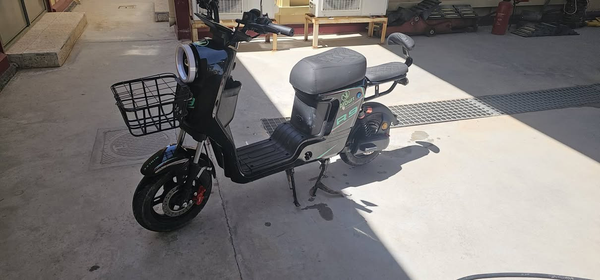 السلام عليكم
250 الف مثل ماشوف بس بطاريات مال شحن يراد تبديل 
العنوان البصره كرمة علي ابو صخير 
هاتف ***********
يتوفر وات ساب ☝️
