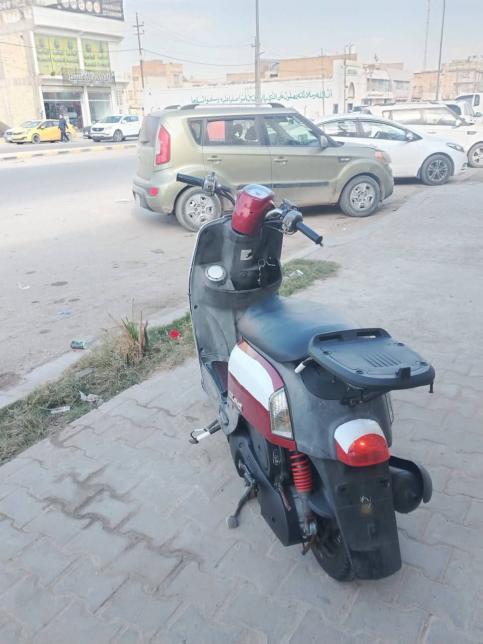 للبيع ٦٠٠ او مراوس اب فراشه جديده مكاني نجف حي السلام ***********
