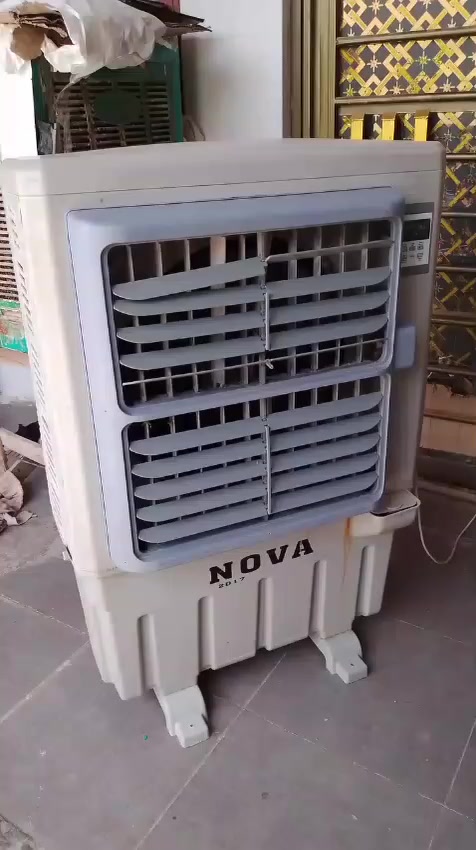 السلام عليكم 
٣ مبردات للبيع شغالات بس وحده نوفا مجيمة متروكة والباقيات شغالات ابيع شلع سعرهن 65الف 
موجود خاص 
رقم الهاتف /***********
