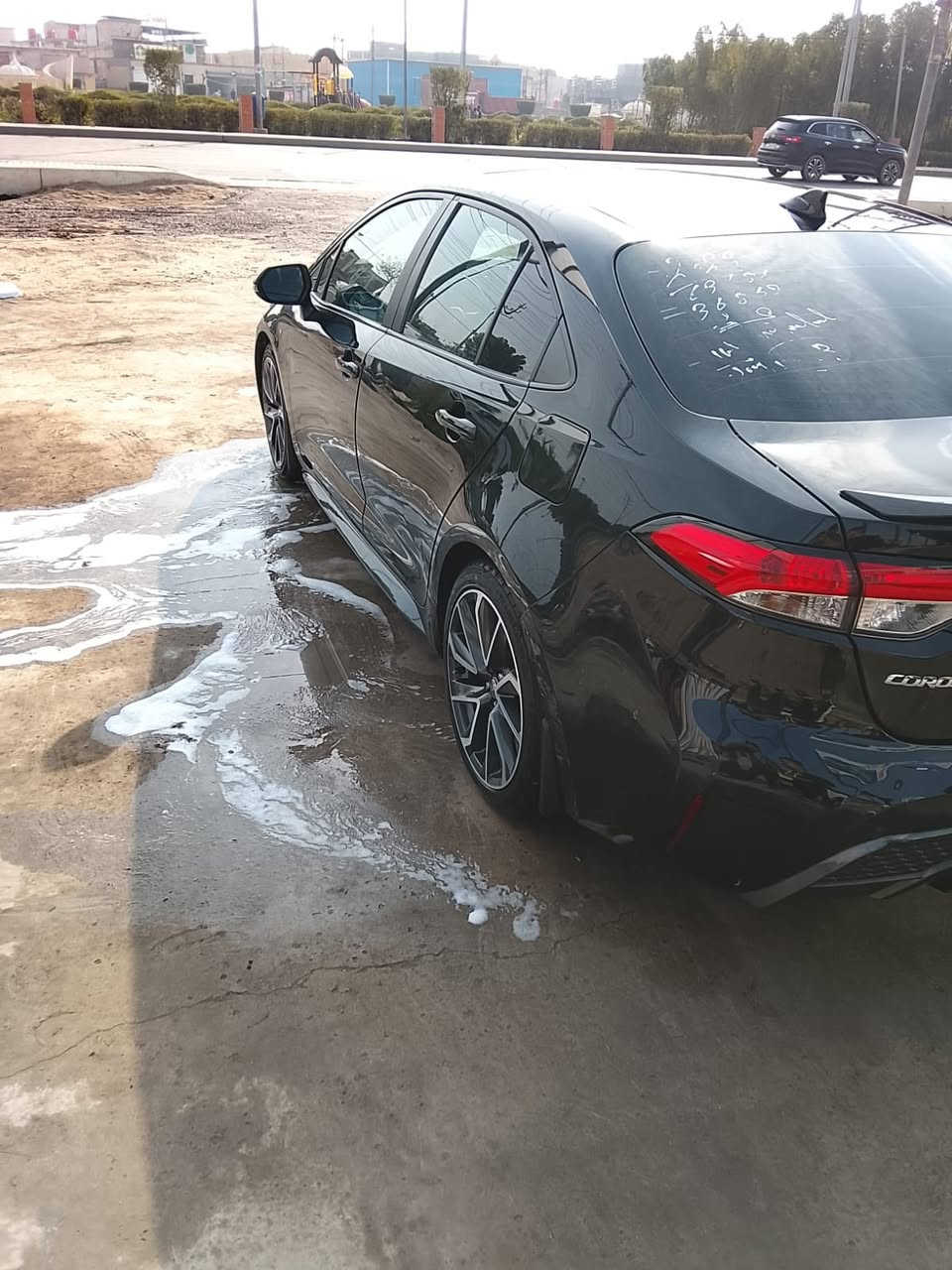 السلام عليكم سياره للبيع كورله وارد امريكي حادثه بنيد ودعاميه الاماميه ولباقي مكفوله سياره فول ماعده التنته تشغيل عن بعد رادار امامي وكامره خلفيه تحكم ستيرن جهتين شاشه كبيره سياره خير من الله حداديه 100/100تخم تاير تبريد ثلج ليت زنون عدسات اشير ترحيب بل مري بك ليت ملاحظه سيارة معوقين وتريد وكاله من راعيه موجود بعد اربع سنوات وصير حره السعر 140وبيه مجال الشراي يتصل بصاحب الرقم العنوان البصره كرمة علي ***********
