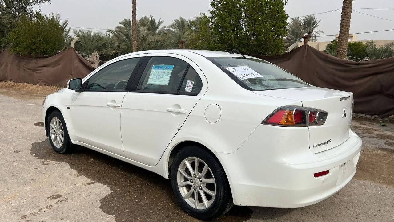 لانسر  قرش موديل ١٦
رقم بغداد دولي باسمي 
سنوية لغاية ٣١
محرك مامفتوح بلادي 
كير مامفتوح بلادي 
تبريد ثلج تدفئه جمر 
مكفوله عدا الجاملغ الايمن مبدل 
والباقي مكفول بدون دواخل 
حداديه اماميه خلفيه جديده 
تخم تاير جديد
كهربائيات كلهه شغاله 
السعر 98 وبيها مجال 
مكان السياره بابل السده 
رقم الهاتف ***********
