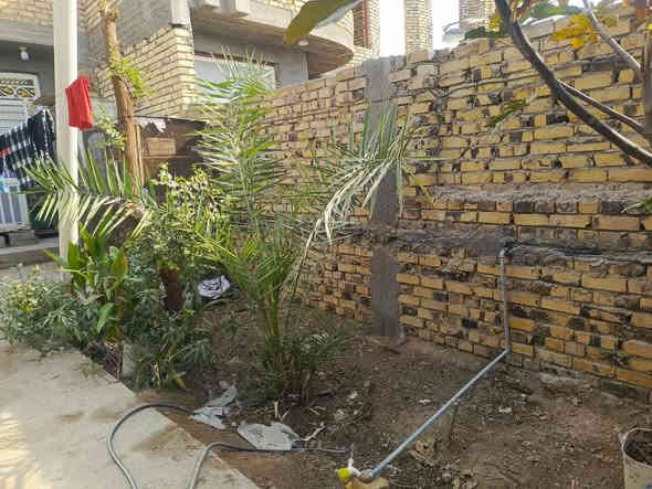 بيت للبيع سند 25 مساحه 175 بي غرفه وكلدور صاله ومطبخ ومجمع السعر 57 وبي مجال حله سياحي منطقة الدولاب قريب على شارع العام ***********
