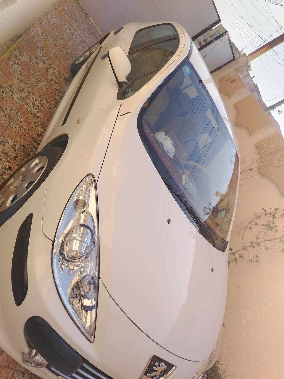 بيجو 307 موبايل2006 رقم بغداد دولي بأسمي سيارة جاهزه من كلشي بدون صبغ وبدون حادث سياره متعوب عليها اي نقص ما بيها برغي مذب عليها جاهزه من كلشي مال جناي السعر 65 وبيها مجال بسيط الاتصال على الرقم ***********
