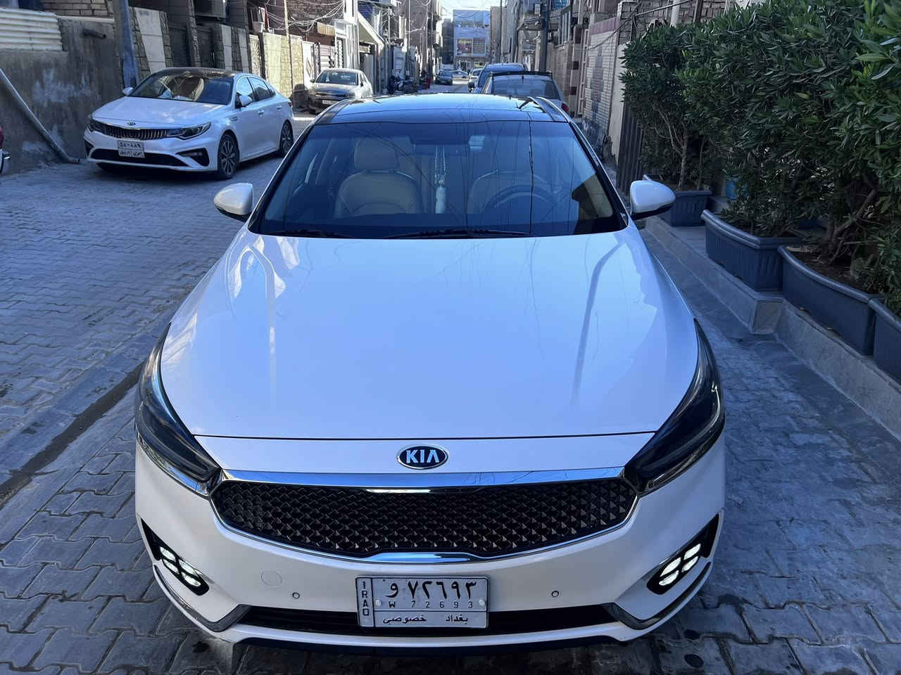 سلام عليكم
كيا كادنزا 2018 خليجي 
ماشيا 75 الف حقيقي 
مكفوله من الصبغ
بيه مكانين صغار بارد فقط موضح بالصور 
مكينه وكير مكفولات 
رقم بغداد السنوية باسمي تحويل ثاني يوم 
للاستفسار الاتصال على رقم الهاتف 
***********
