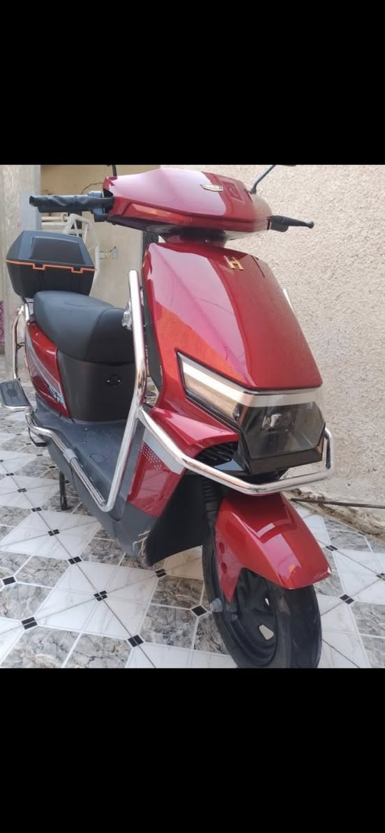 سلام عليكم دراجه شحن للبيع 
صارلي خمس اشهر من اشتريتها نضيفه كلش 
الشراي والي يريد تفاصيل عن الدراجه يجي خاص ***********مراسله واتساب او اتصال 
مكاني كربلاء سعرها 625 وبيها مجال للشراي
