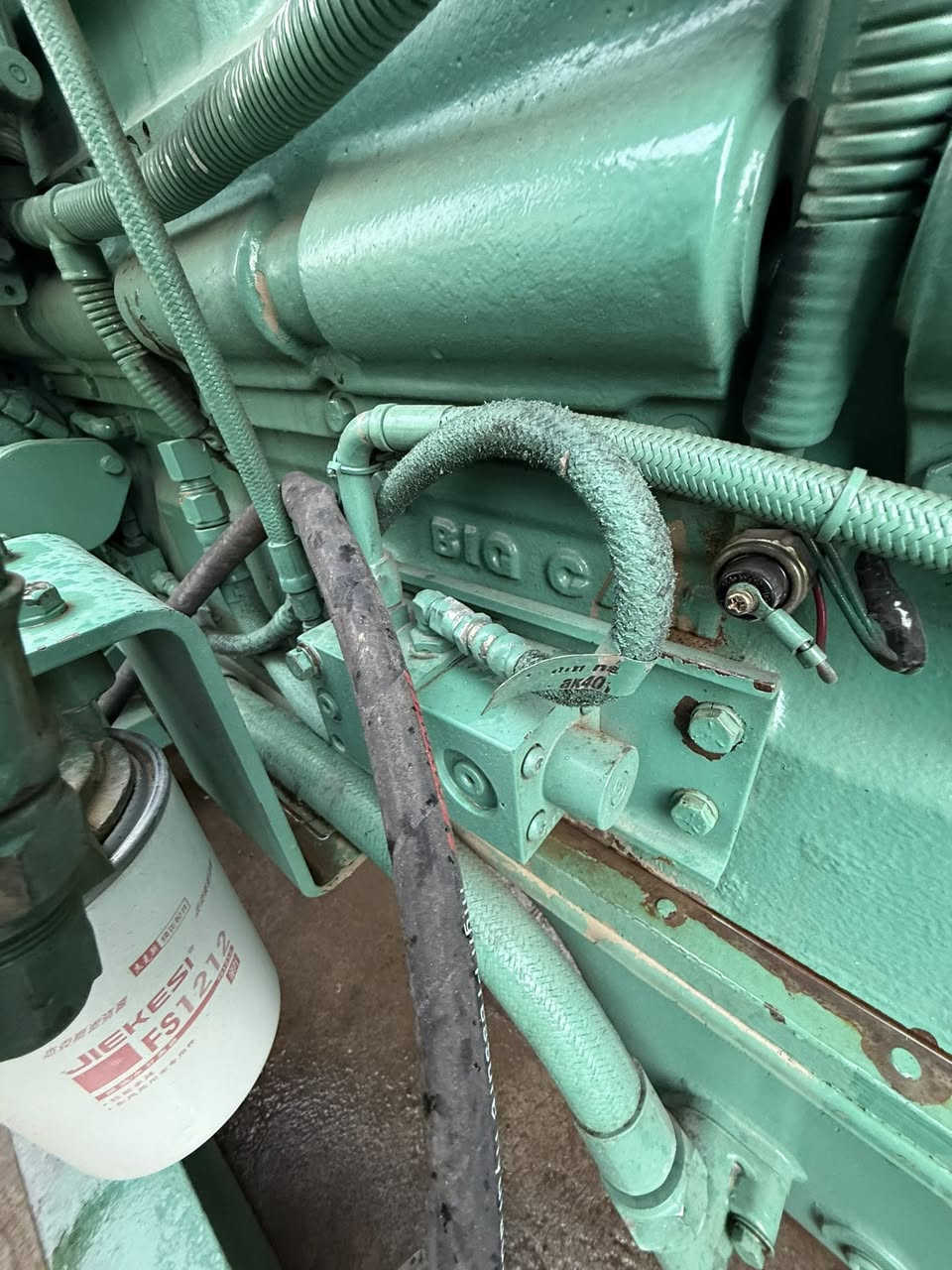 السلام عليكم 
كمنز  أمريكي 5 ونص. انجكتر زيتي 
400kva 
ساعات العمل اقل 500 ساعه 
وضع بلاد شركة  
🚚يوجد توصيل الى جميع المحافظات وبضمان🚚
🚚كياندن هةية بو هةموو شاركان بةكرينتى🚚
 للاستفسار:
 ابو علي 
***********
***********
***********
