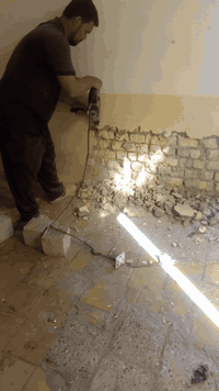 السلام عليكم كادر عمال تصعيد كافة مواد البناء على الضهر رمل طابوك تصعيد سيراميك اشتايكر كاشي فرمستون تكشير حيطان تفليش صب ابيوت تدخيل سبيس وحدل نقل اثاث البيت تصعيد اتراب السطح وحدل تشميع بتلو مساوه تطليع أنقاض قلع تراب قلع كاشي نعمل بنسب لأسعار نعمل ليلاً ونهاراً شرط شغل درجه اولى خابرني وبخدمتك ***********
