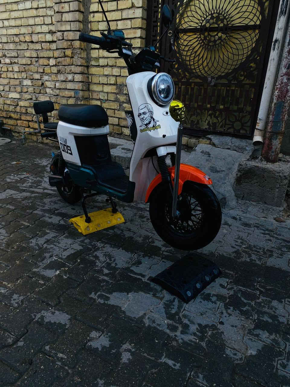 السلام عليكم دراجه شحن للبيع 009ريان  حجم 20 فول مكفول تايرات مال شركه صارلي شهرين من مشتريها وتوازيت علئ بيعتها للستفسار ،***********
