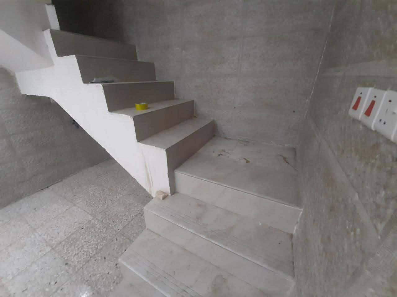 #دارللبيع
المساحه 100متر متر
                         مربع (10*10) ركن
سنتر على التبليط 

#تفاصيل الدار
ستقبال
مطبخ
هول
غرفة نوم
صحيات داخلية
و خارجيه

#الموقع ابي غرق حي الحسين

الاسفسار أكثر الاتصال على الرقام
***********
***********

                مستعدون لنشر كافة العقارات 
               البيوت ولاراضي الصرف الزراعية
 _______________________________________
                  يتوفر لدينا كادر مختص في
                  البناء وترميم مقاولات عامه
                       ***********
