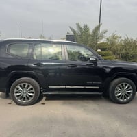 Land cruiser GXR Limited 2024 لاندكروز GXR موديل 2024 زيرو بعدها بريحة...