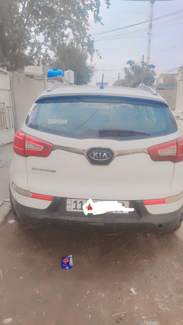سياره سبورتج موديل 11 محدثه 15 بيها اربع كير محرك الحمدلله 
رقمها بغداد باسمي اريدها 130 هذا رقمي ‏‪0780 528 3286‬‏
