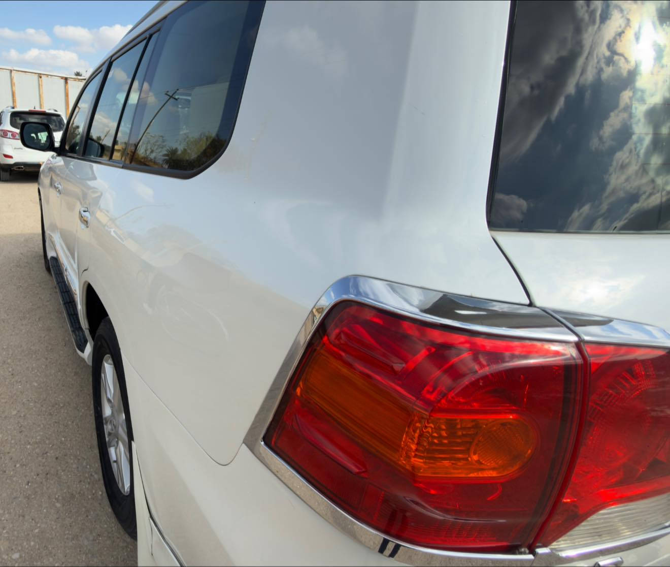 لاندكروز ٢٠١٣
ماشيه ١٦٧

بريم 

رقم بغداد 

6 سلندر 4000

مكفوله

حتى الدعاميات بلاديه 
فول موصفات 

كشنات جلد 
كشن ٣ دكم

كاميرات اماميه خلفيه حساسات
شاشه 
تحكم استيرن
ثلاجه 
مري قلاب
زراك لايت
هزه وسنويه ورقم جديد
وكل  موصفات البريم 
السعر ٣٦٠ وبيها مجال 

***********
