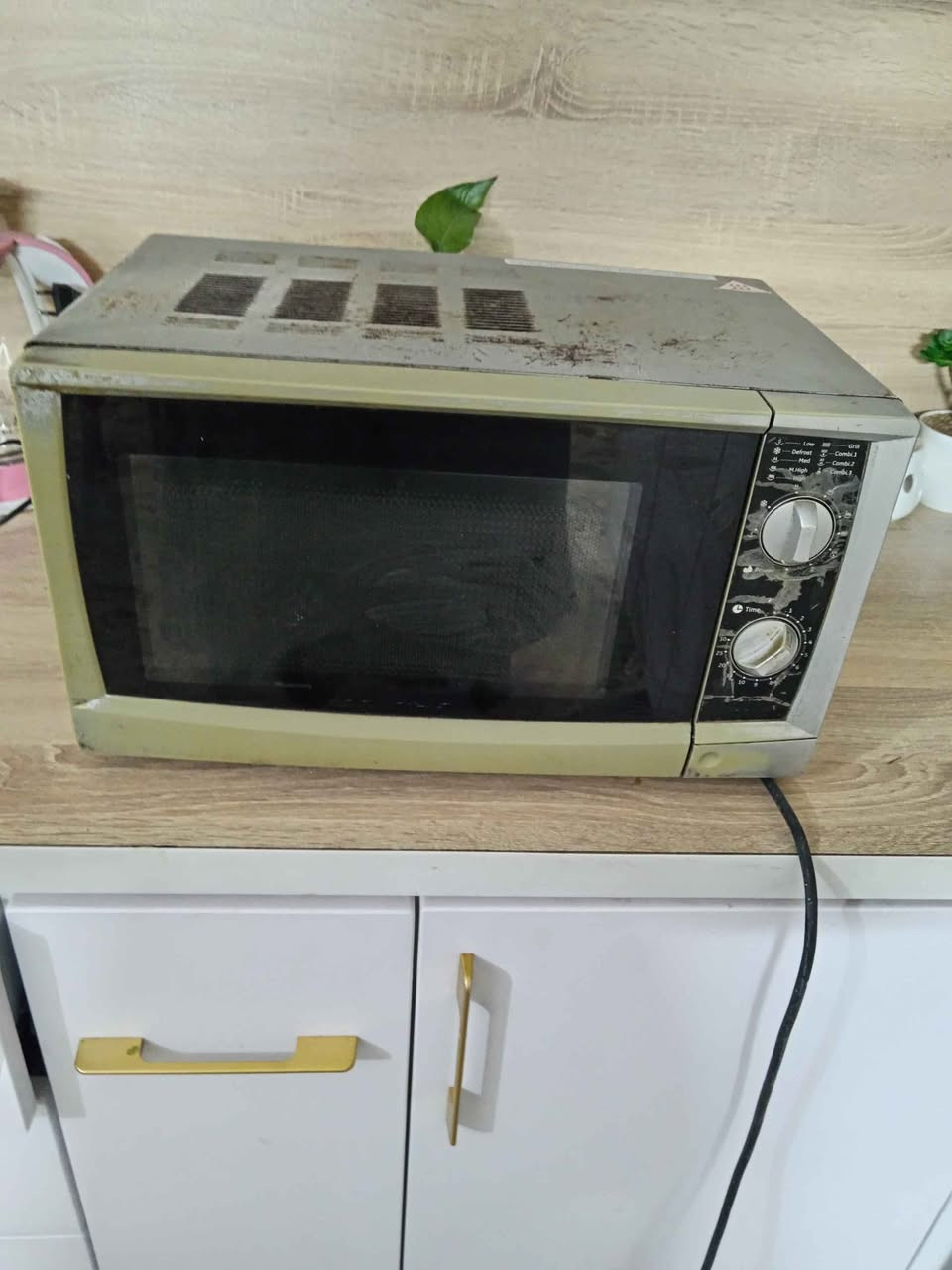 اعاده نشر بسبب الوعود الكاذبه اريد ابيع الفرن مالتي وماليكرويف وبسعر مناسب الي يريدهن يدخلي خاص بغداد, العراق


**إذا كنت صاحب هذا الإعلان وتريد حذفه لأي سبب، رجاءا أرسل رسالة إلى الدعم الفني**