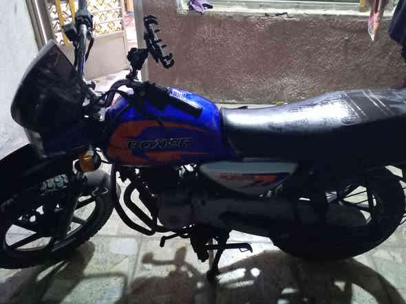 السلام عليكم أخوان يوجد دراجه بوكسر بحاله جيده للبيع مكفول من السرقه بدون أوراق مفقوده السعر ٧٠٠ وبيه مجال قليل. الاتصال على الرقم ***********
