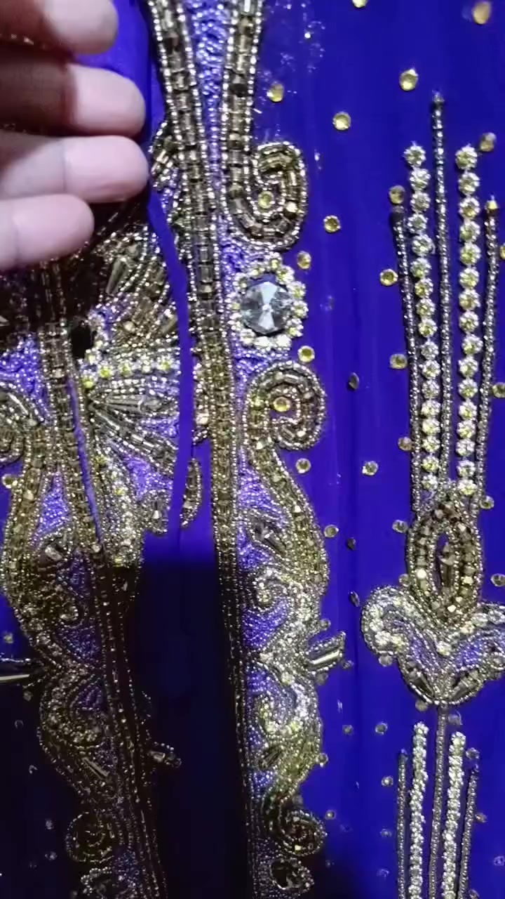 يلبس. وزن 60 او 65. جك يدوي غير مستعمل جديد قماشها جرجيت مي الذهب الٱصلي ولا غلطه. سعر  35. توصيل  3 الاف. فقط. التواصل. عل ماسنجر.


**إذا كنت صاحب هذا الإعلان وتريد حذفه لأي سبب، رجاءا أرسل رسالة إلى الدعم الفني**