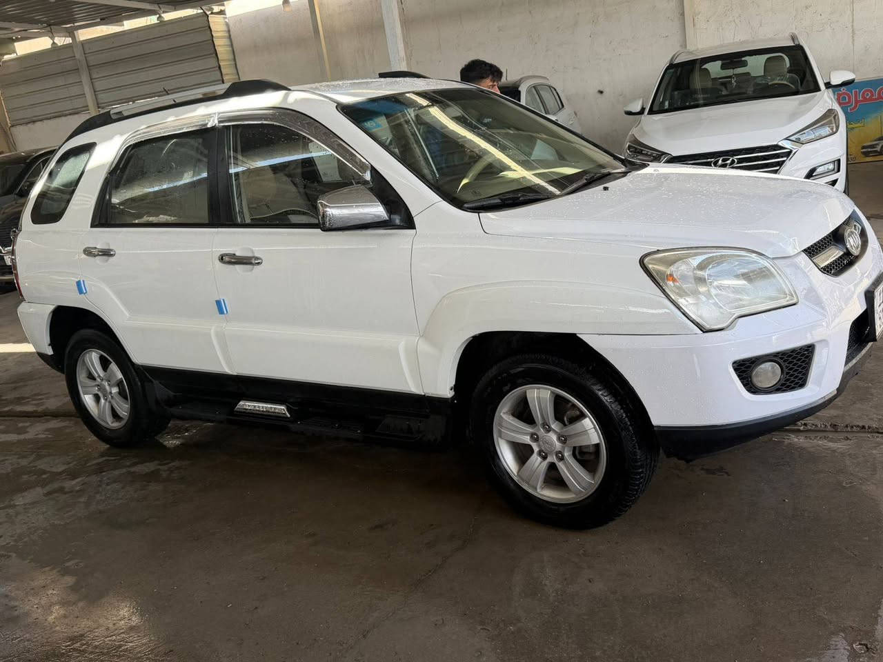 السلام عليكم للبيع او مراوس حسب القناعه سبورتج 2009 خليجي محرك 2000دوش بلادي ع الشركه داخل بيجي شاشع كامره رقم بغداد الدولي الجديد تحويل مباشر بيهه جاملغ مبدل بلادي بدون صبغ والقديم موجود بل صور والباقي كفاله حته من البارد السعر 122 بيهه مجال مكاني بغداد اليوسفيه ***********
