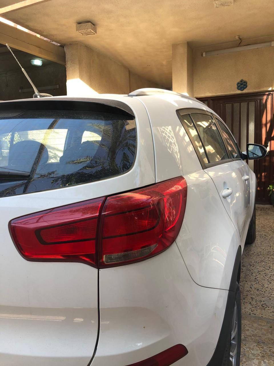 سبورتج 2016 رقم بغداد
 ضررها كما موضح بالصور ماشيه73 ميل 
بدون ضرر داخلي وبدون ايرباك نقصها تبريد 
 والسونار موجوده صورته 
السعر المطلوب 143 وبيها مجال 
مكانها بغداد / حي الاعلام / الشباب
الاتصال على الرقم فقط متوفر واتساب ***********
