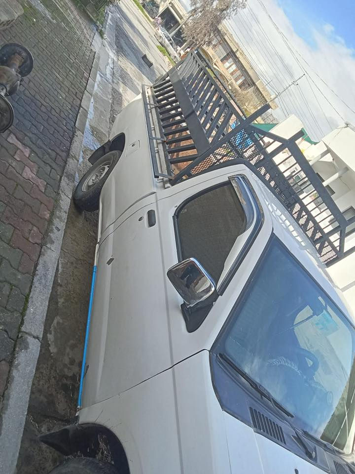 ئەو نیسانە بۆ فڕۆشتن.   ***********.  2002.
