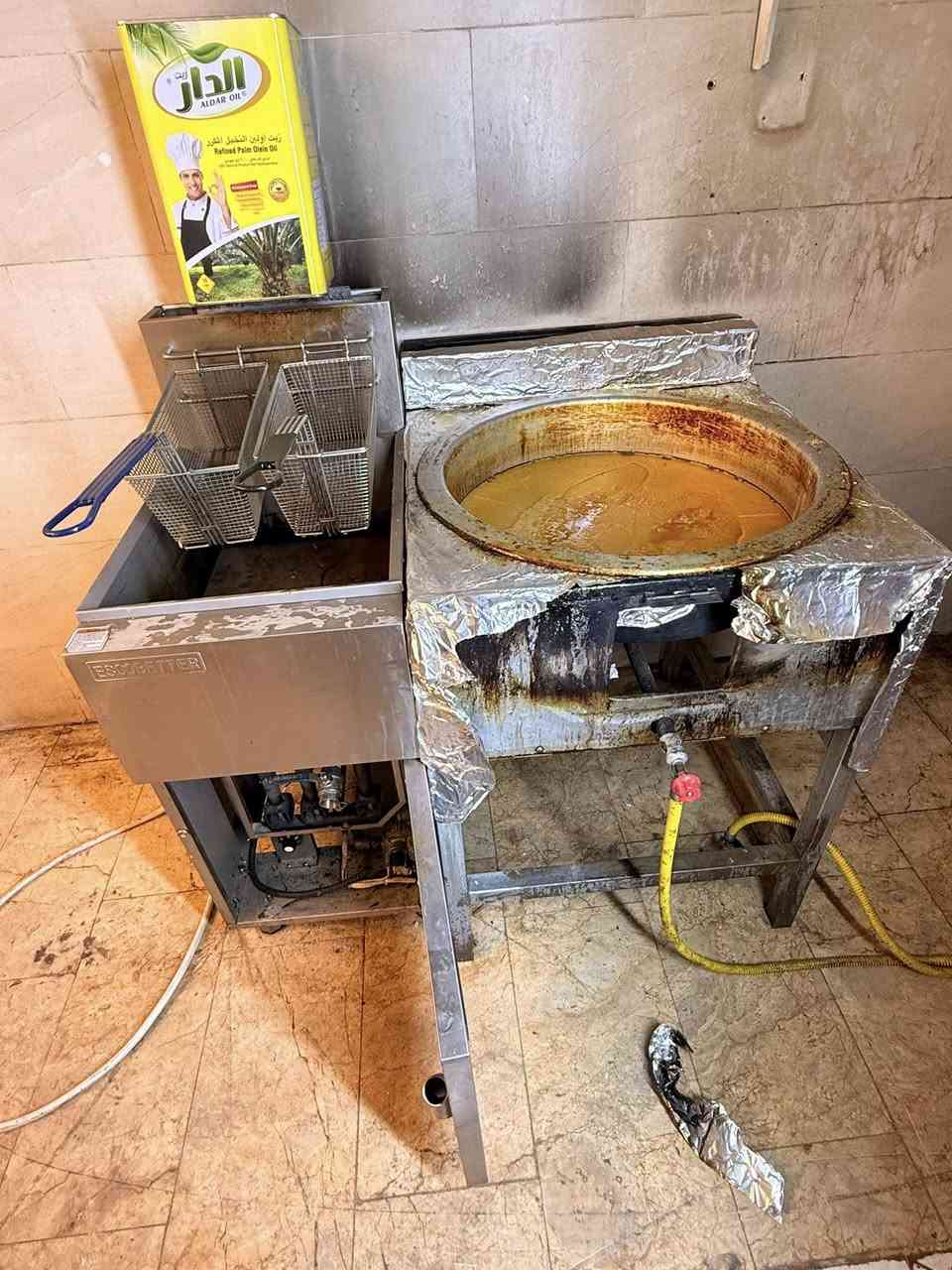 السلام عليكم غراض مطعم كامله للبيع  أبيع كل الأغراض مابيع قطع عنوان بغداد الاستفسار ***********
