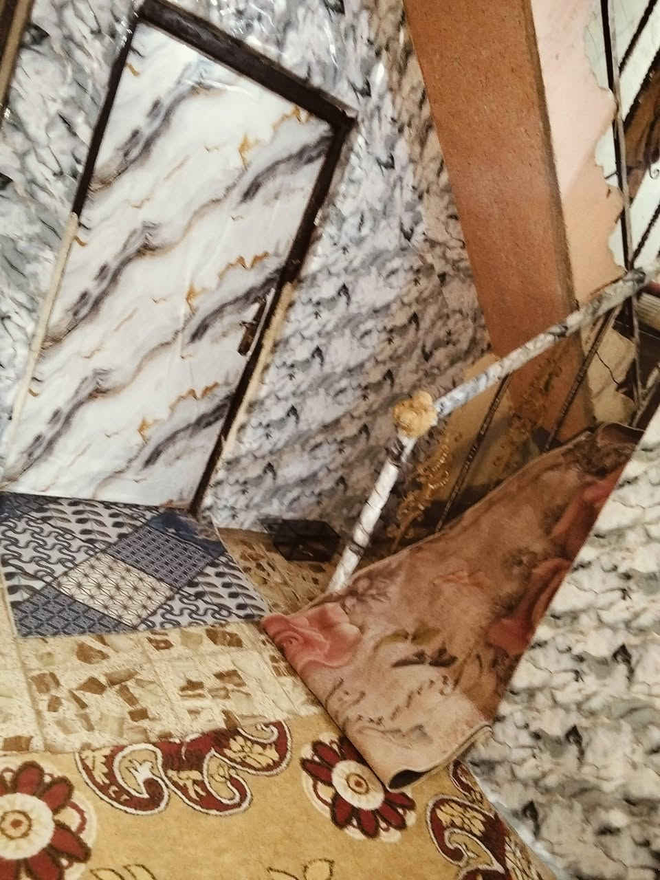 بيت للبيع في الدوانم 100 متر قبل شارع عشرين خلف مدرسه الاماراه ***********
