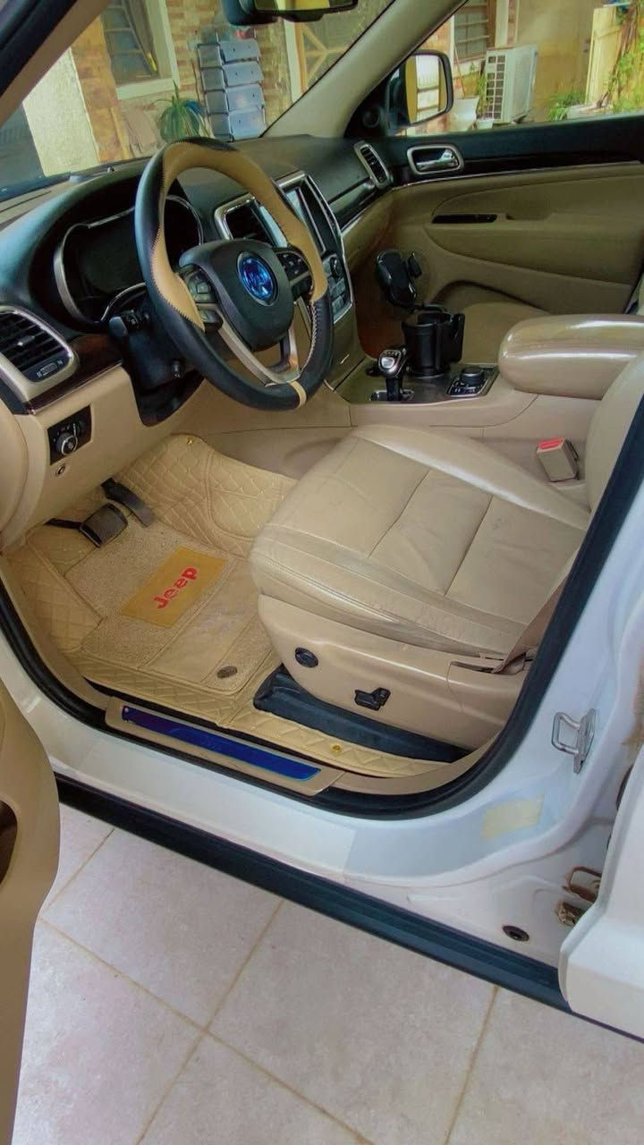 السلام عليكم 
جيب 14 خليجي لمتدد 
السعر (215)
_صبغ مقدار شبرين بين البابتين   مرفق السونار ، الباقي كفالة
_  كلشي موضح بالسونار 
_مكان السيارة بغداد /
_محرك كير كفالة بلادي مامفتوح
ماشية 163 الف كيلو 
رقم الهاتف : ‭***********
_بأسمي وتحويل ثاني يوم 

فول مواصفات ١/١   لمتدد
حجم المحرك: 3600
تخم تايرات جديد 
تخم ويل 20 جديد
دبل سلايت بانوراما 
شاشه جبيره 
شفتات ستيرن 
جنطه كهربائي شفط 
دبل كزوز خلفي 
حساسات اماميه + خلفية 
سستم صوت 12 سماعة 
دمامي خلفي بلصندوك
اوتو بارك مساعد اصطفاف
قطعتين تبريد ثلج 
كشن خزن ميموري 3 وضعيات
سيدي بلجكمجة
مري شفط
يدات ستيل اصل 
الداخل صاج ملكي  
 كامرة خلفية دوارة اصلية
 استيرن كهرباء +  تدفئة
 فول تحكم استيرن (جهتين امامي + جهتين خلفي) 
 ناقل حركة ٨ نمر
 نظام سبورت s
 نضام اقتصادي
