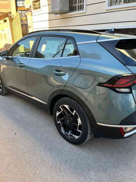 كيا سبورتج 2023 فول 1/1 مواصفات جي تي لاين
لون مميز زيتوني متغير 
الموديل : 2023. (خليجي ) .
المحرك : 2.0 . 4سلندر
العداد : 7000 كيلو متر (زيرو) 
الرقم : اربيل

 المواصفات
بانوراما
ناقل حركة اوتو 6 نمر
دخول ذكي(بصمة) +تشغيل عن بعد
رادار جانبي
شحن وايرليس
حساسات امامي وخلفي
مصابيح امامية زنون معLED
بك لايت LED
كشافات زنون
ويل قياس 19 انج
شاشة كبيرة  مع كاميرا
المقاعد مخمل 
مقاعد امامية كهرباء
صندوق كهرباء 
مقاعد امامية تدفئة
شفتات ستيرن
تدفئة ستيرن
سايد بريك بصمة
تبريد شاشة
مرايا متحسسة للاضاءة العالية
محدد سرعة+فول تحكم ستيرن
شاشة سرعة ديجتل
باقي الموصفات معروفة 
السعر (225$) بيها مجال قليل .

❗️ملاحظة / محولبه  بالبنيد وصفحة باب السايق رصعات خفيفة مصلحة  يم المندلاوي بنظام( Pdr)والسونر مرفق  ضمن الصور.. #مكان السيارة بغداد / بلديات

 للاتصال والاستفسار   
***********
