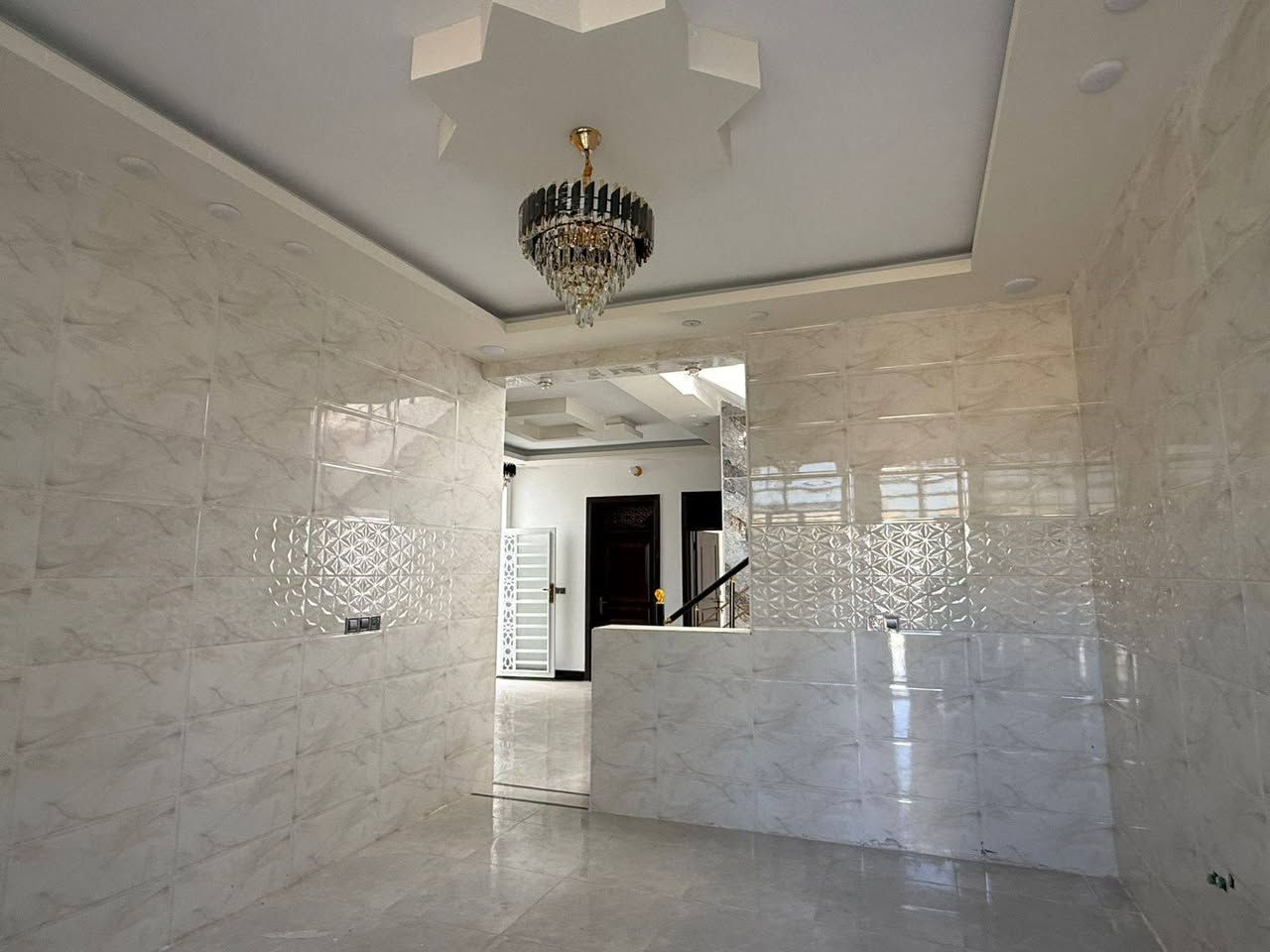 بيت  للبيع🏘

مساحه 150 متر طابق واحد غرفتين🚩 طابو زراعي سند 25 🚩  قرار محكمة 

سعر مناسب. /// بناء درجة اولى /// 
الستفسار او مراجعه انتصل ودلل📞☎️ ***********

#احجز_بيت_حلامك_الرائع

عنوان 🏘البيت نجف الشرف  على شارع المطار
مقابل   العسكري عمود 250 شارع الصب

تفاصيل 2 غرف وصاله ومطبخ  وصحيات داخل وخارج

جميع الخدمات ماء كهرباء  تبليط🛣 و مدارس ناره ليليه

بناء طابوق اساس وسقف صب كونكريت 

   الستفسار ☎️***********
 ملاحضه البيت غير مسكون

يوجد لدينا كافت العروض وبسعار مناسبه  معا  الخدمات🏗يوجد لدينا جميع المساحات
