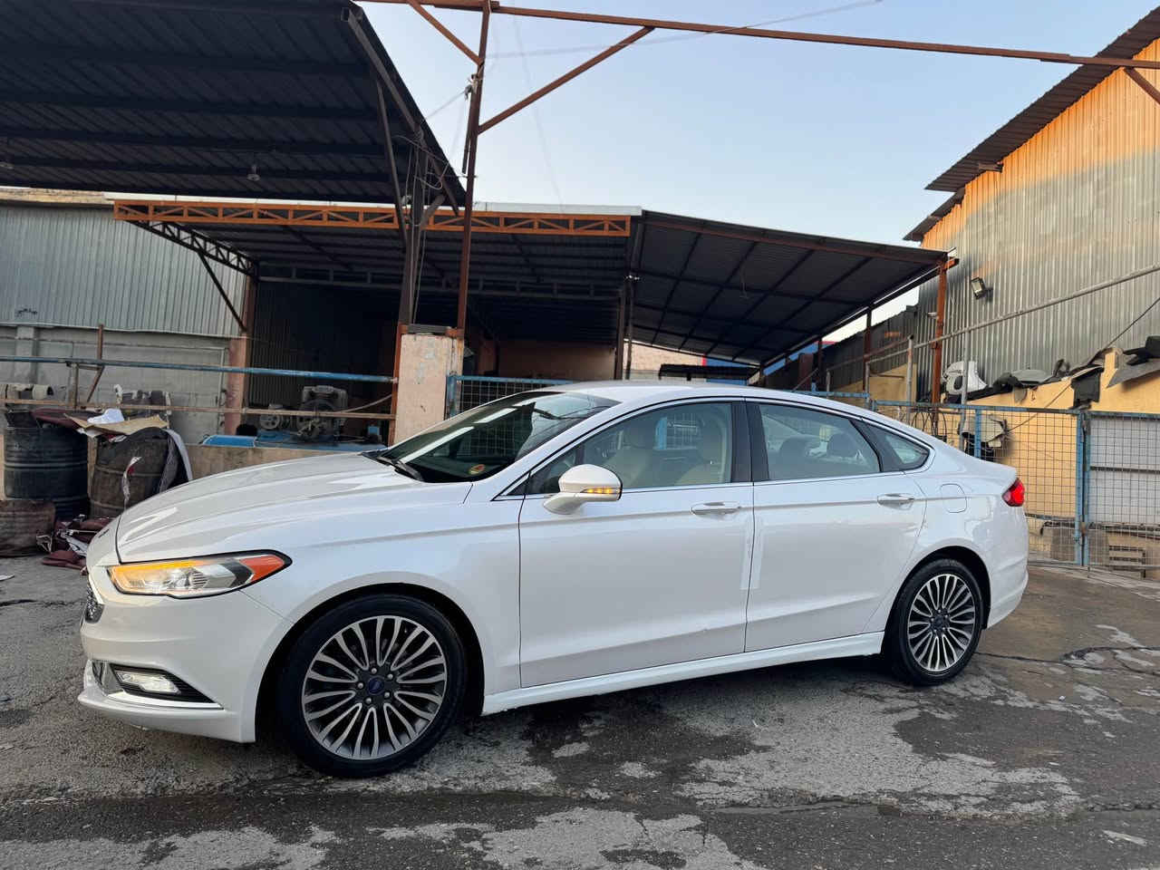 Ford fusion 
2017 
مواصفات تيتيانيوم
بدون سلايت 
محرك 2.0 توربو
گير ماوس 
بةسمة شةغال
كوشنات جلد+ كوشن خةرن+ كوشنات هيتةر
گير شفت
لايتات زينون بلادى ويل كروم
ماشى 80,000 
محرك مامفتوح شرط فحس
شوية بونيت سبغ ارباگ ستيرن سيستم
بدون دواخل كل شرط
سنوية جديد
سعر 125
عنوان اربيل
*********** أربيل, العراق
