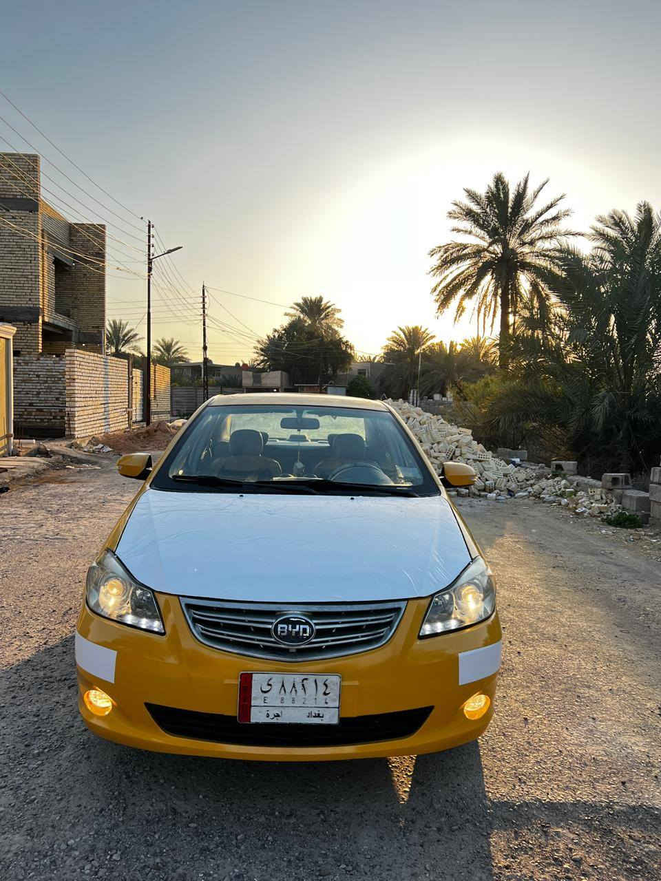 سلام عليكم بيوايدي للبيع 2013السياره جاهزه مواصفاته فتحه بصمه تشغيل بصمه ابواب بصمت جنطه تحكمات استيرن شاشه كبيره كامره صدوك مكينه أو كير جديده اشاير بل مري حساسات خلفيه  بسمي  مصفره هيئة وغرامات  التواصل *********** غير متواجد عله النت
