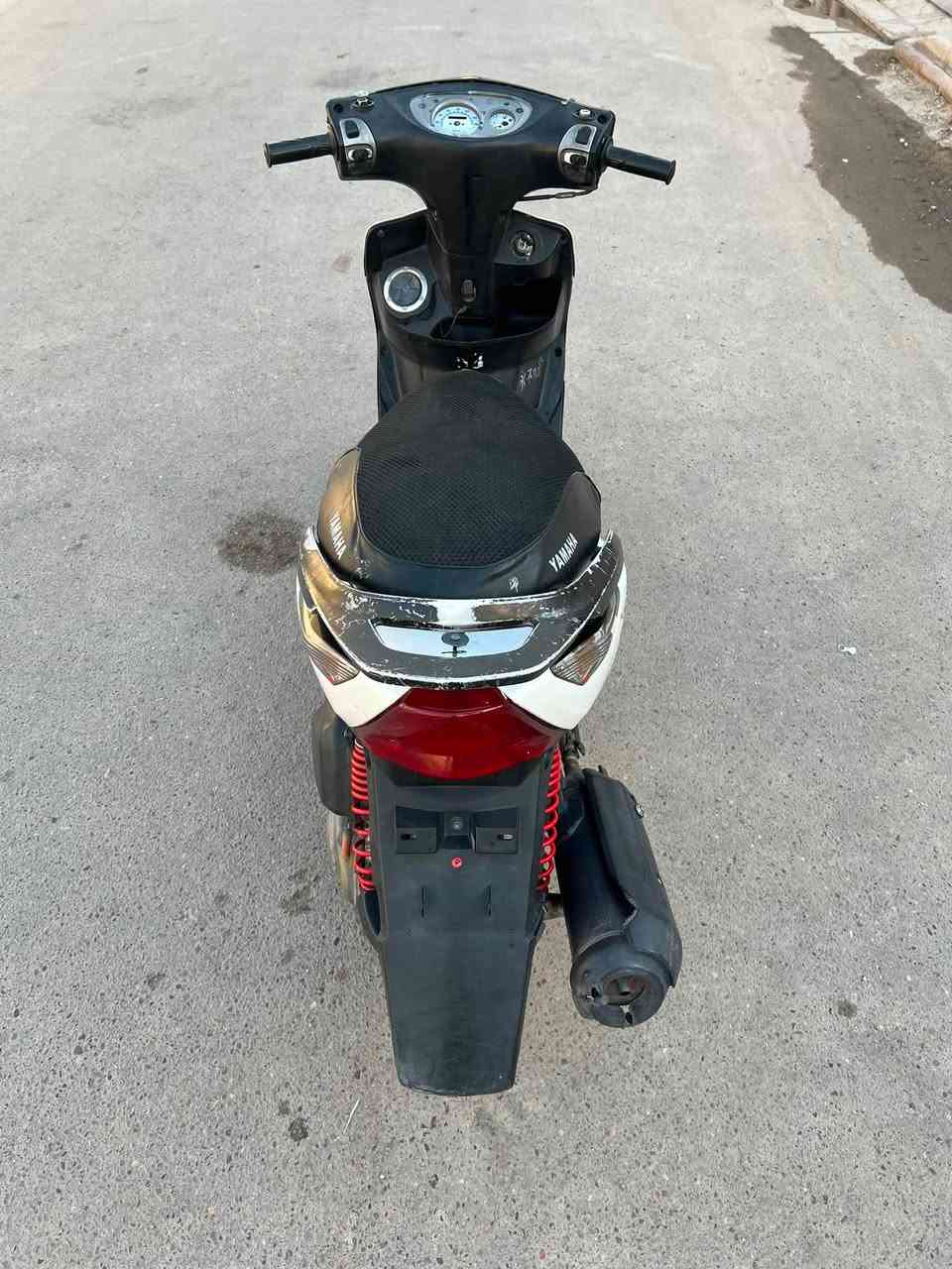 أبيع كوم حديد بيهه خلل بسيط بس اني ما احتاجهه باتري جديد تاير خلفي جديد مكينتهه حلوه ناعمه سعر 250 مكاني بغداد الدوره ***********
