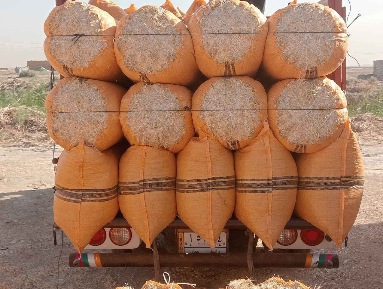 تبن للبيع درجه اوله مكفول من كلشي بسعر رخيص اتصال*********** ***********و مراسله خاص يوجد جميع القياسات توصيل مجاني (بابل ديوانيه طويريج بدر وجصان  كربلاء واسط بغداد )
