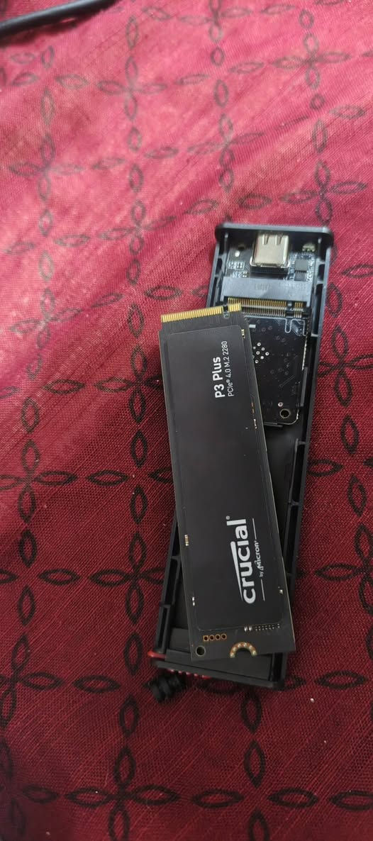 Crucial P3 Plus 1TB NVMe M.2 SSD هارد
يرهم داخلي + ويرهم خارجي مشتريله راك 
1TB
: NVMe SSD
: M.2 2280
: PCIe Gen4 x4
سرعة القراءة: حتى 5000MB/s
سرعة الكتابة: حتى 3600MB/s 
سعره 140 الف هوا والراك
مكاني نجف


**إذا كنت صاحب هذا الإعلان وتريد حذفه لأي سبب، رجاءا أرسل رسالة إلى الدعم الفني**