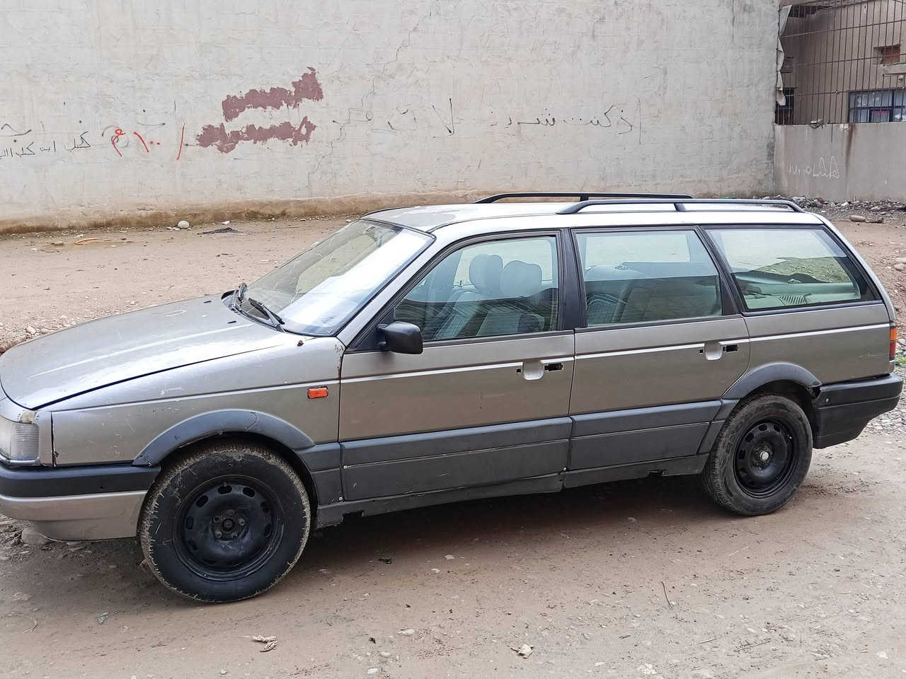 باسات  السعر 25 بيها مجال
موديل 1992
بيها كابون
صاحبها يريد تحويل

***********
