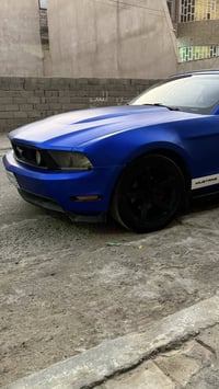 موستنك ٢٠١٠ كشف لون ازرق مغلف ازرق طافي  سياره جاهزه بيه نقوصات بسيطه ...