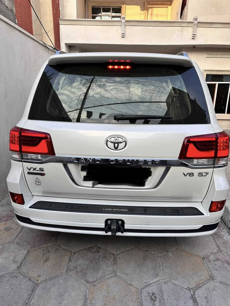 السلام عليكم
لاندكروز موديل 2020

فئة / VXS 

محرك / 5700

ماشيه / 98  الف كيلو متر 

مكفوله السيارة

رقم بغداد تحويل مباشر 

للأستفسار / ***********

اتصال فقط
