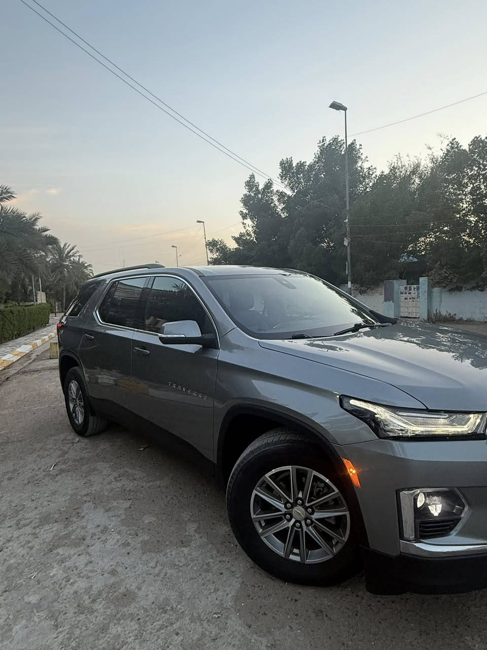 للبيع ترافرس 
2023 LT
بصمه اربع أبواب
جنطة كهرباء 
تبريد 3 قطع 
شاشة قاصة  حجم كبير 
7 راكب سياحي 
نظام مانع تصادم 
نظام تحديد المسار 
سايد بريك كهرباء 
كشنات جلد اسود 
داخل اسود 
كشنات الصدر كهرباء 
تدفئة كشنات الصدر 
تدفئة ستيرن 
6 سلندر 3600ماشي 30الف
ضرر السياره  موضح بالصور 
السيارة كاملة من 
كل النواحي بدون اعطال 
مكان السيارة بغداد
السعر268$ وبيها مجال بسيط  رقم ***********
