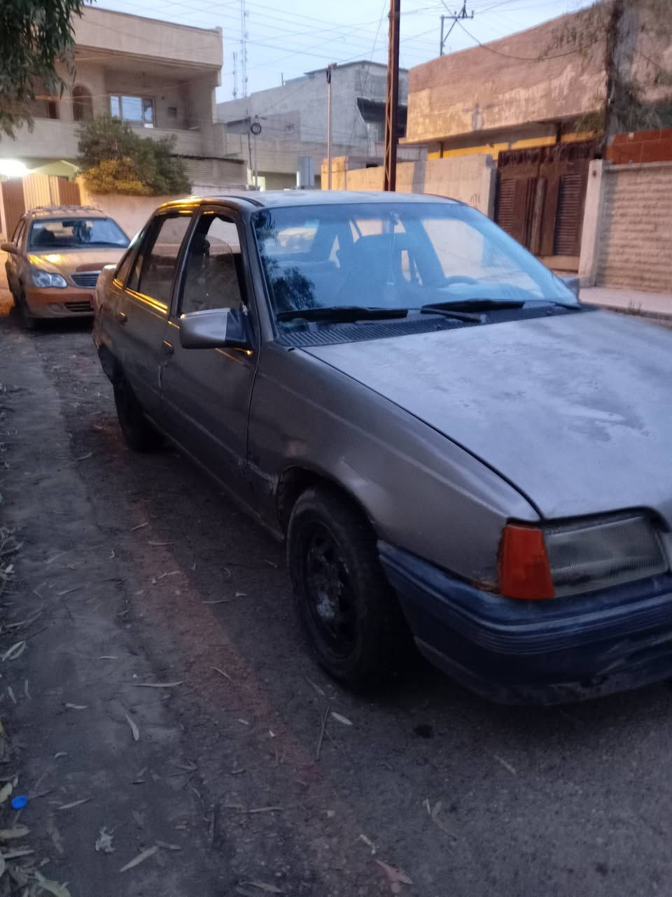 كاديت للبيع مودين. 91
محرك. 14
كير ومحرك. شرط 
طخم تعبان فقط
وكاله بسمي. تحويل من الشرعي
السعر 16 وبيه مجال قليل
***********
***********
