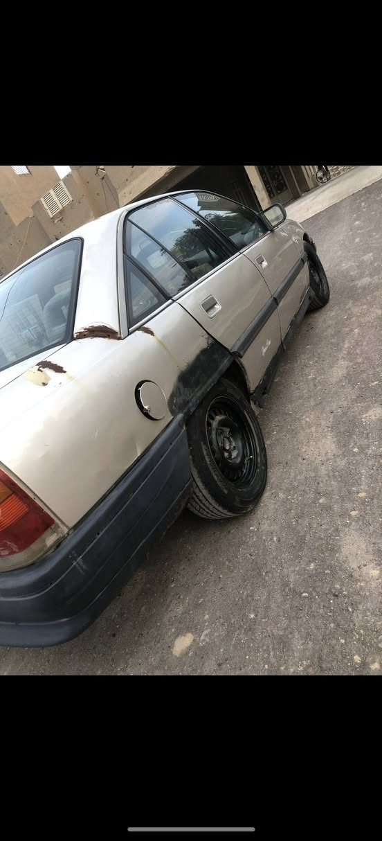 السلام عليكم اوبل اوميكا موديل 1989 سياره جاهزه تشغل وتطلع السعر 23 وبيها مجال مكاني الانبار 
للاستفسار:  ***********
