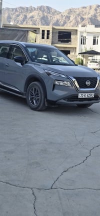 نیسان اکسترال ٢٠٢٥ شریکە اسور ماشی ٨٥٠٠  کم  سقف اسود  ٤ کامێرا٣٦٠ پلە...