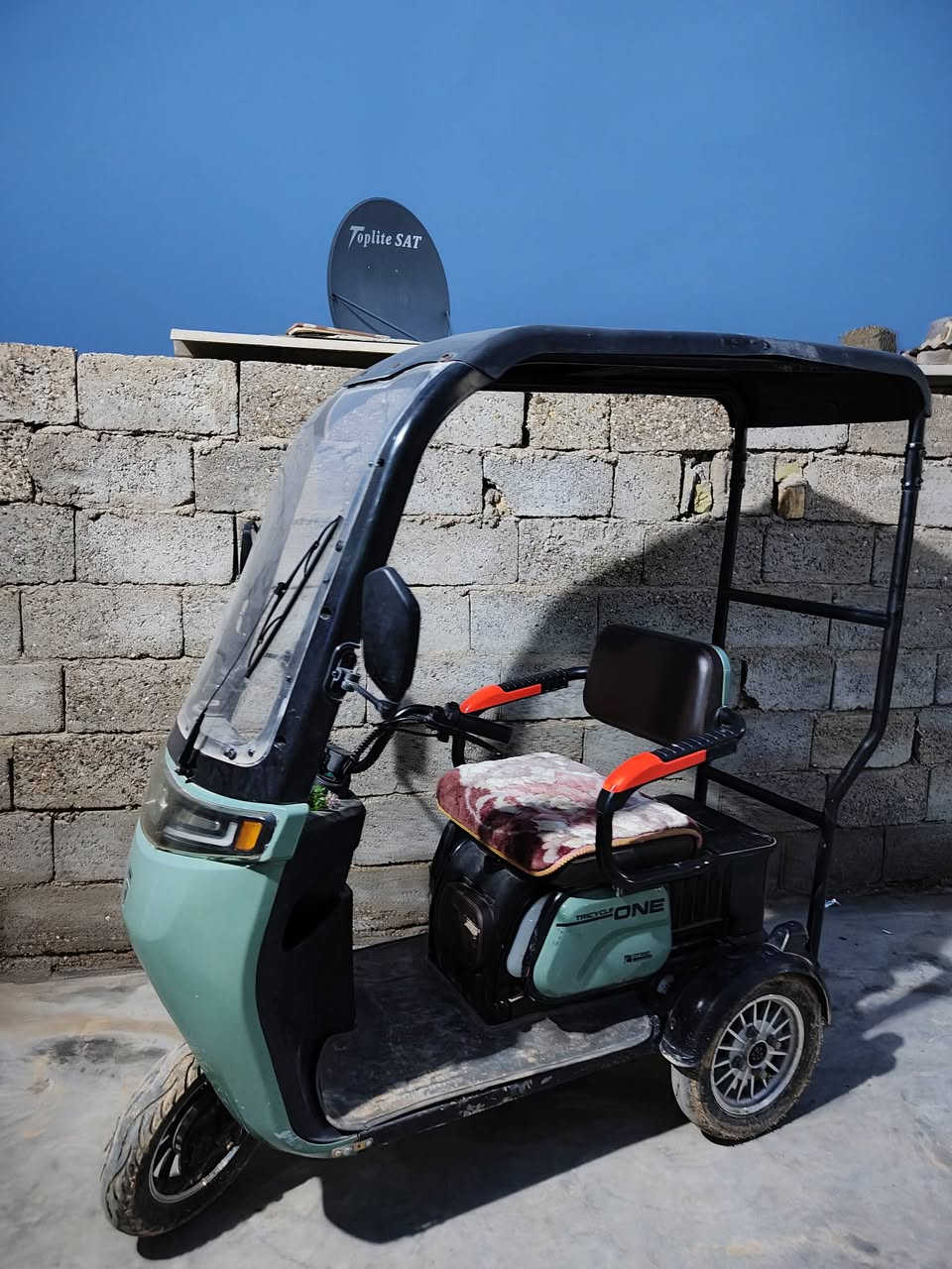 سلام عليكم دراجه شحن للبيع السعر 650 قفل العنوان العزيزيه ***********
