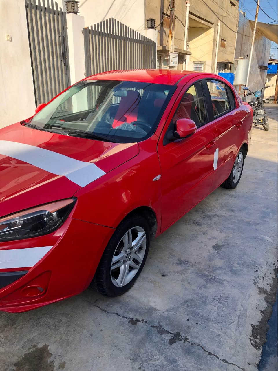 فاو اولي موديل 2013 فول مواصفات فول اوتوماتيك رقم انكليزي جديد سنوية جديدة لحد 2027/8 شرط تحويل ثاني يوم بطاقة بانزين موجود تبريد و تدفئة كهربائيات كلها شغال محرك حجم 16 زنجير سيارة بيها اشوية تعديل بارد بدون اي ضربة سيارة بدون مصروف اي نقص مابي سعر 63 بيها مجال بسيط مكاني كركوك
☎️*********** كركوك, العراق
