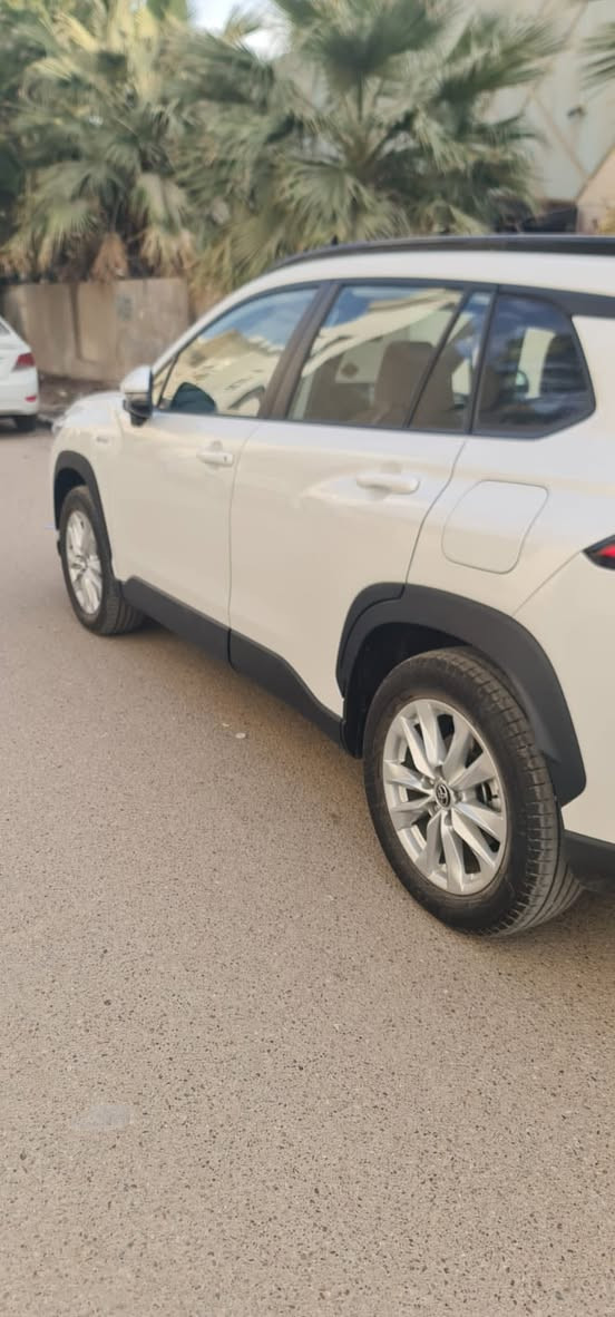 السلام عليكم كورلا كروز ساز موديل ٢٠٢٥ هايبرد وبانزين رقم بغداد بااسمي مواصفات الكروز المعروفه رايدها ب ٣٣ مليون وبيها مجال  مكاني بغداد اليرموك رقمي  ***********
