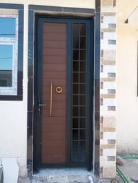 اخوتي الاعزاء اني حداد كافة انواع الشبابيك والكرفانات وقمريات الكيسبان...